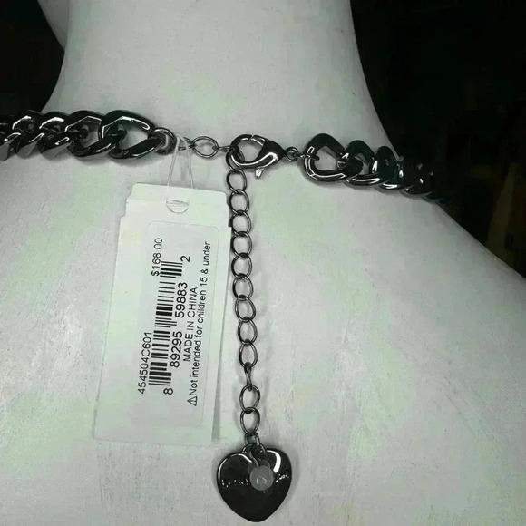 Betsy Johnson Christmas Holiday sparkly red pave crystals bows necklace. - Picture 7 of 10